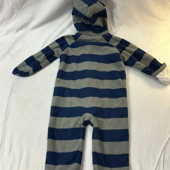 Old Navy - sherpa lined fleece Convertible hooded bunting bag. Size 18-24 months - Picture 2 of 3
